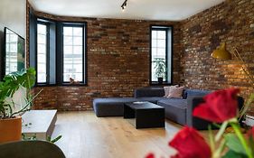 Family Friendly Apartment By The Park In The Very Center Of Alesund